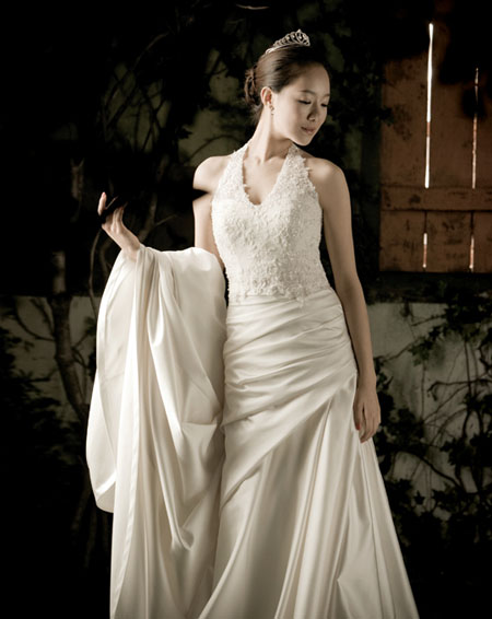صور فساتين زفاف كورية 2011 4a224d61ee230
